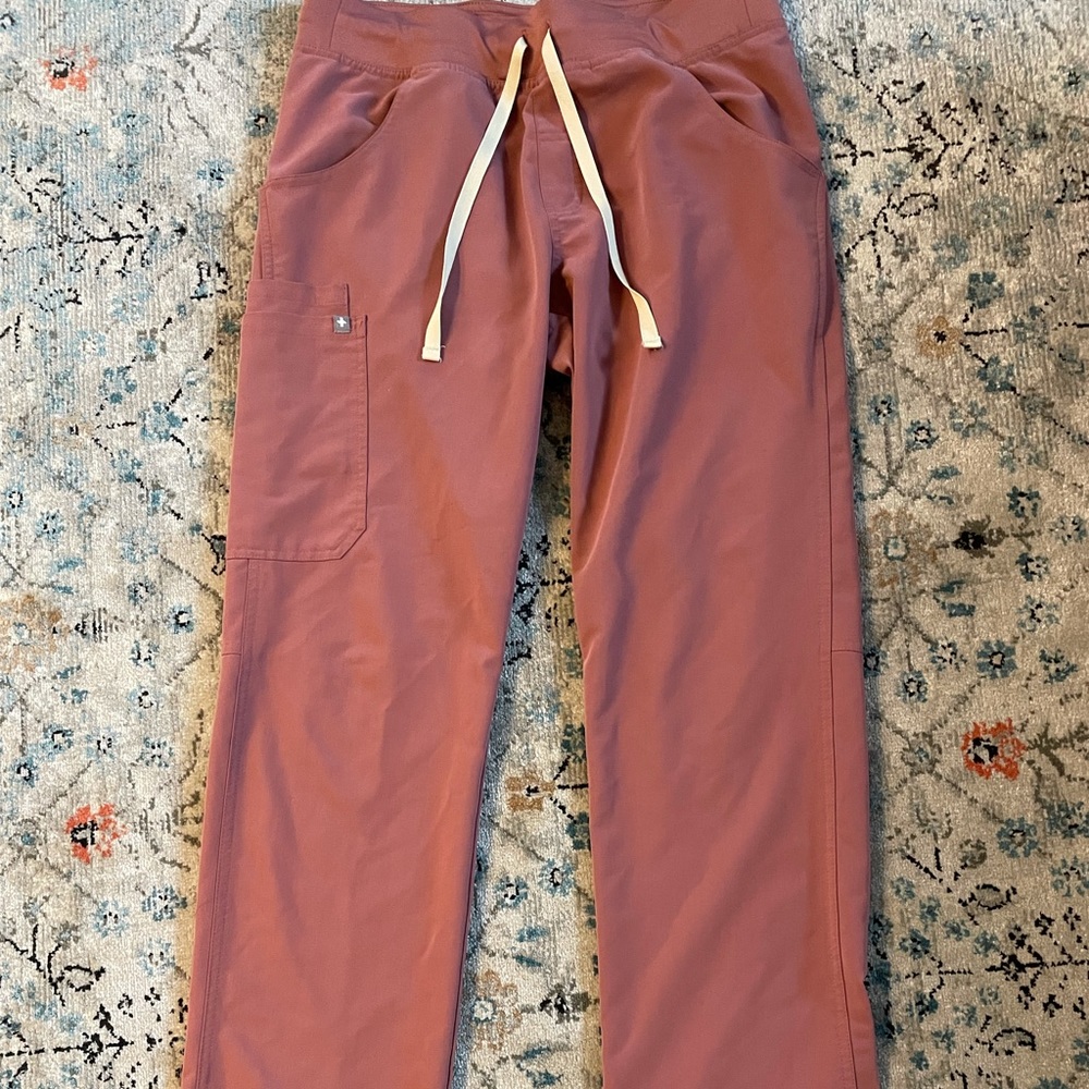 FIGS Mauve Kade Cargo Pant